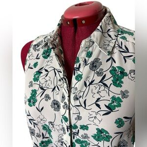 Cleo Petites sleeveless blouse hidden placket collar side slits